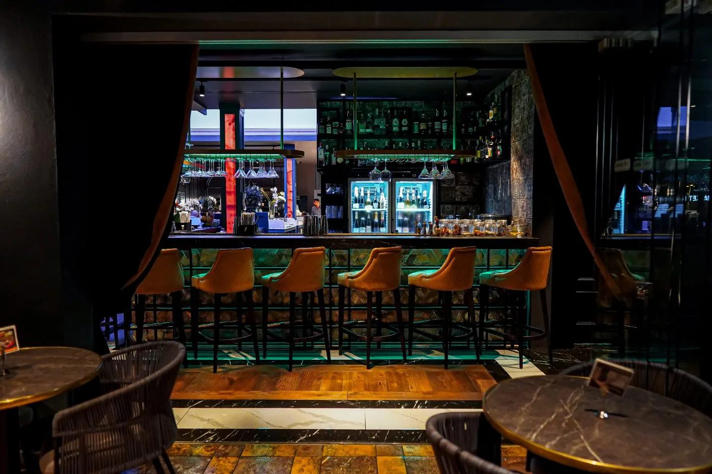 Bar